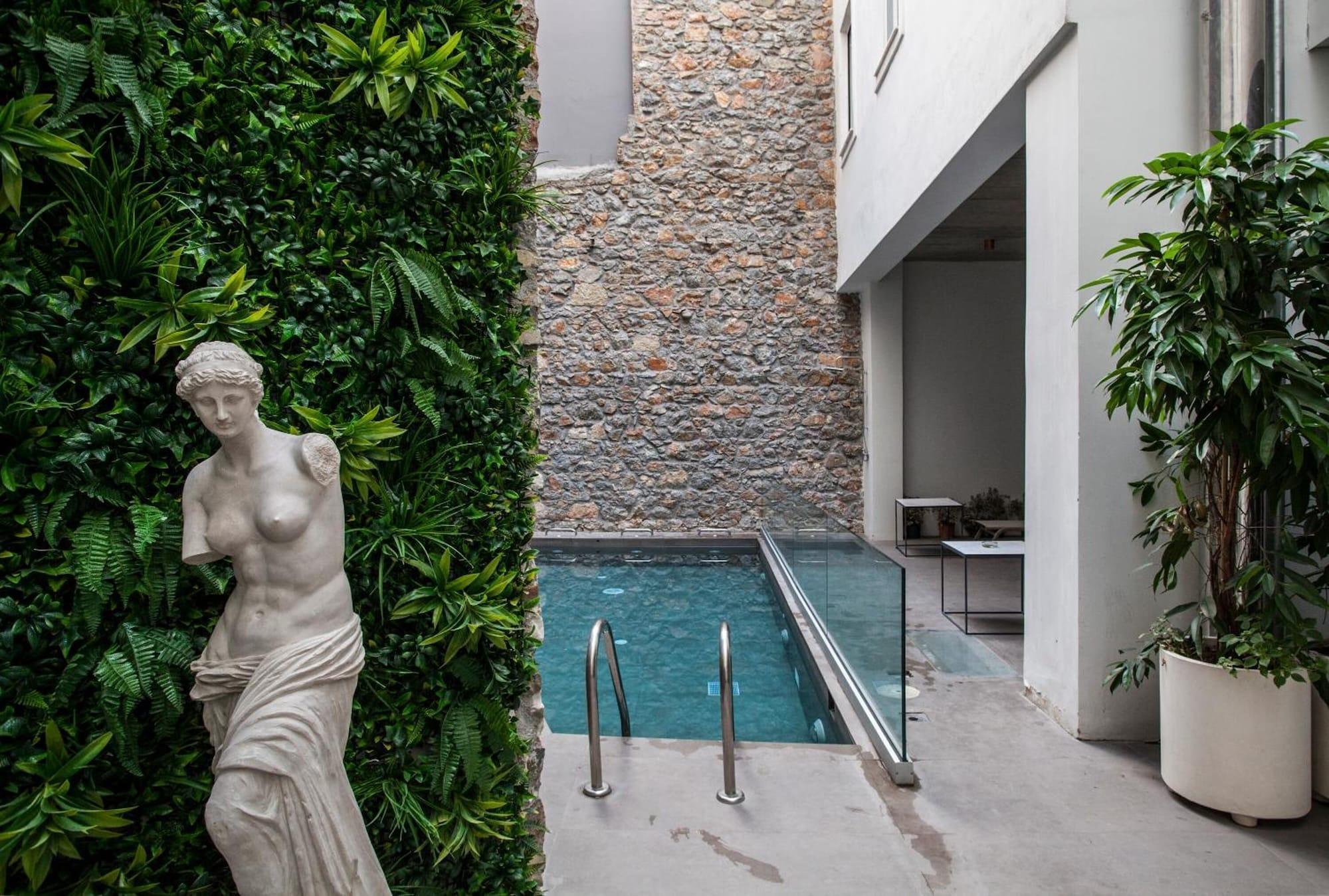 Hotel Art Korai 4*