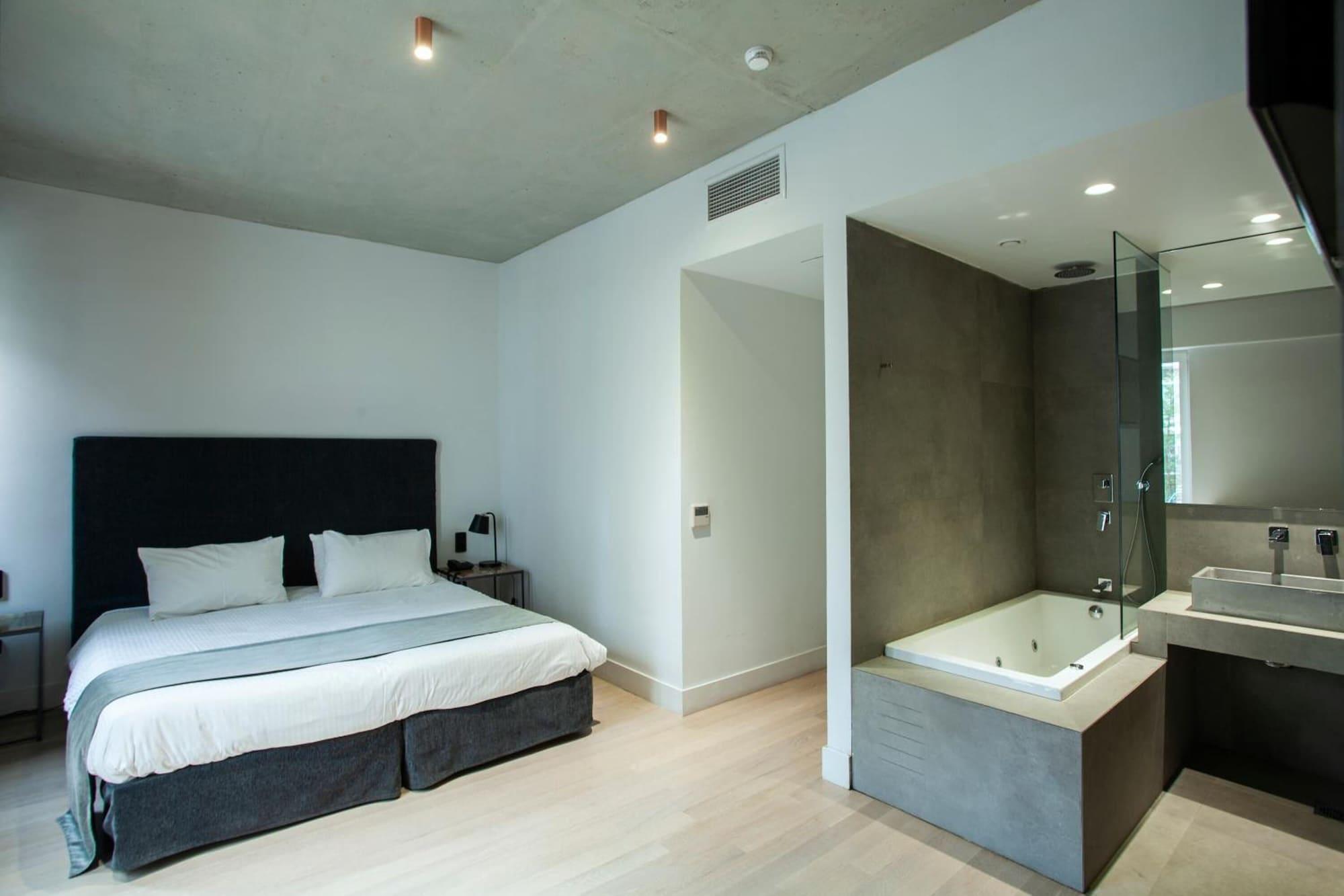 Hotel Art Korai 4*